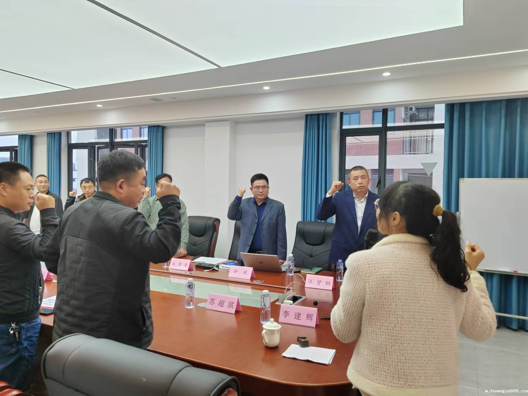 1734677040537623.jpg eb48a564fbfe2d08e48e453faa9e295.jpg